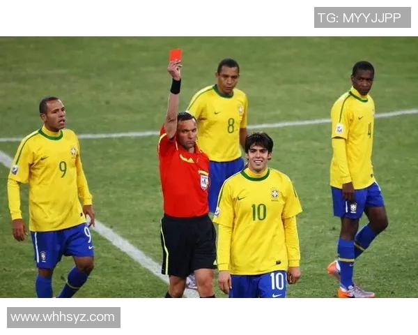 低调却闪耀的足球明星们背后的故事与成就揭秘