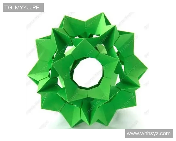 学习折纸技巧与足球明星造型的完美结合让你在家也能享受足球的乐趣